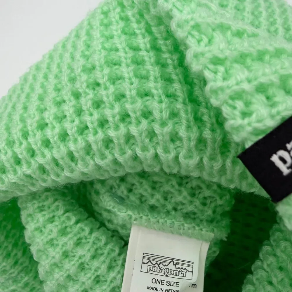 Patagonia women’s snow drifter mint knit beanie one size outdoor NWT